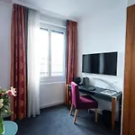 Hotel The Ambassador