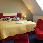 The Ambassador 4*