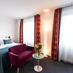 Hotel The Ambassador