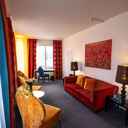 Hotel The Ambassador