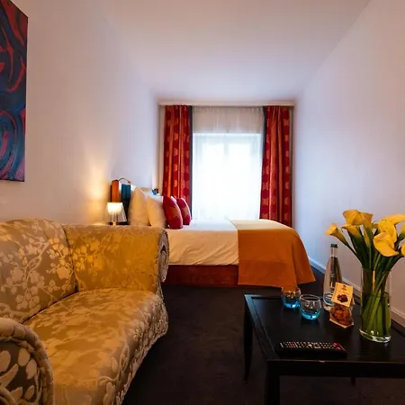 Hotel The Ambassador 4*