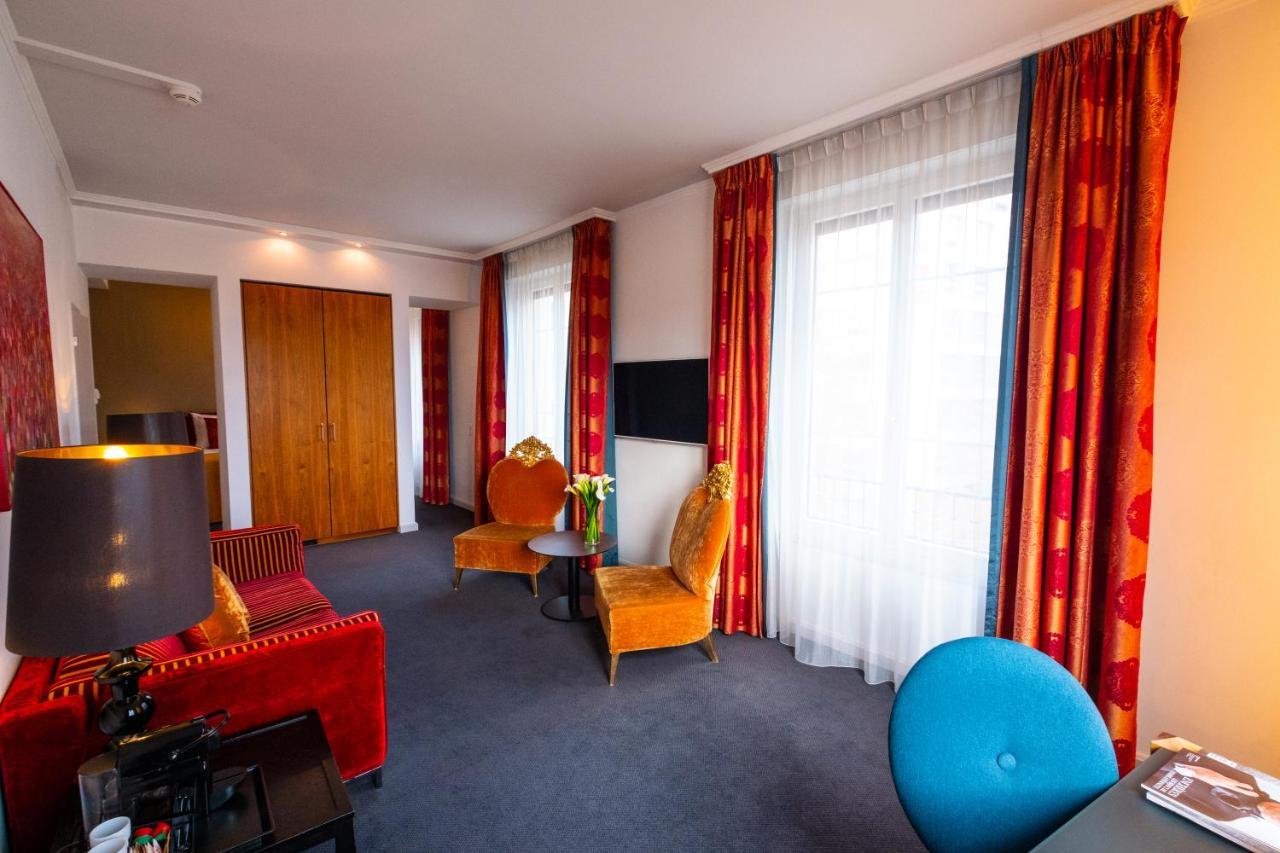 Hotel The Ambassador 4*