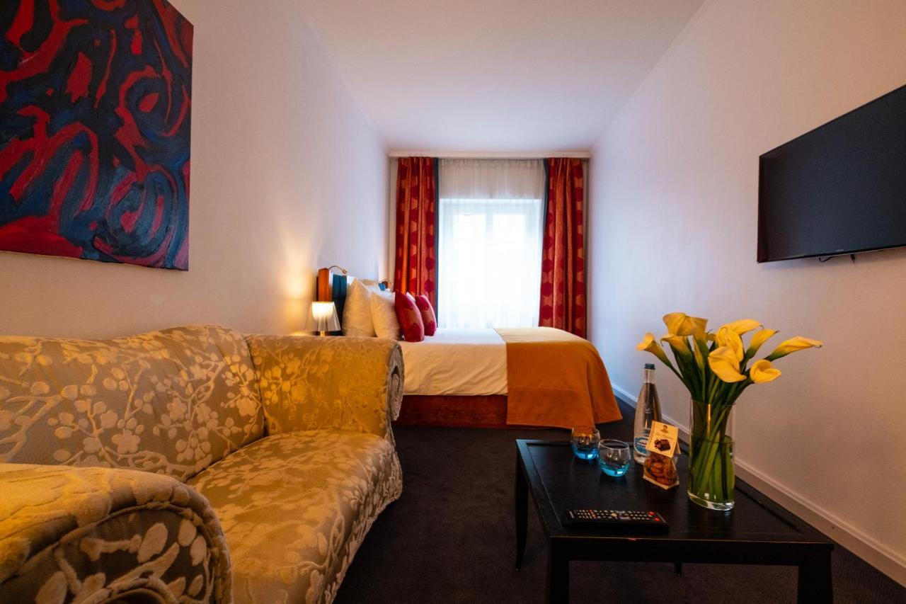 Hotel The Ambassador 4*